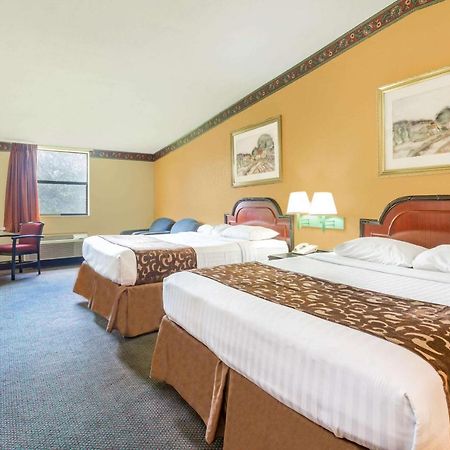 Howard Johnson By Wyndham Lake City Eksteriør bilde